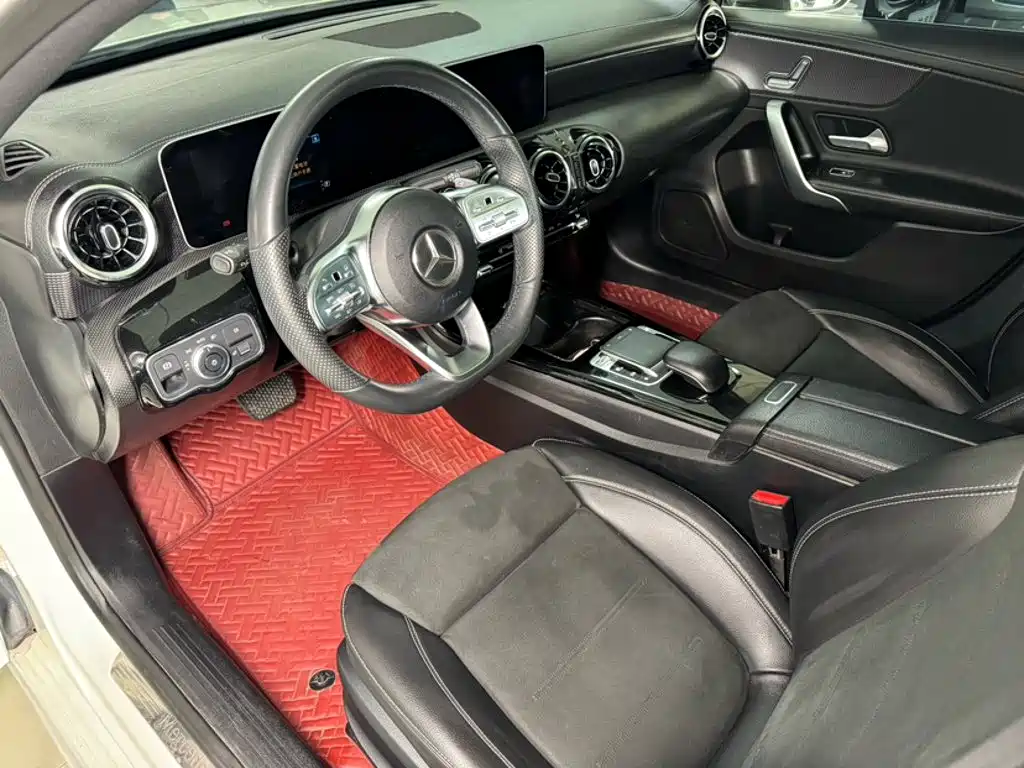 Mercedes-Benz A-Class 2019 — фото 9