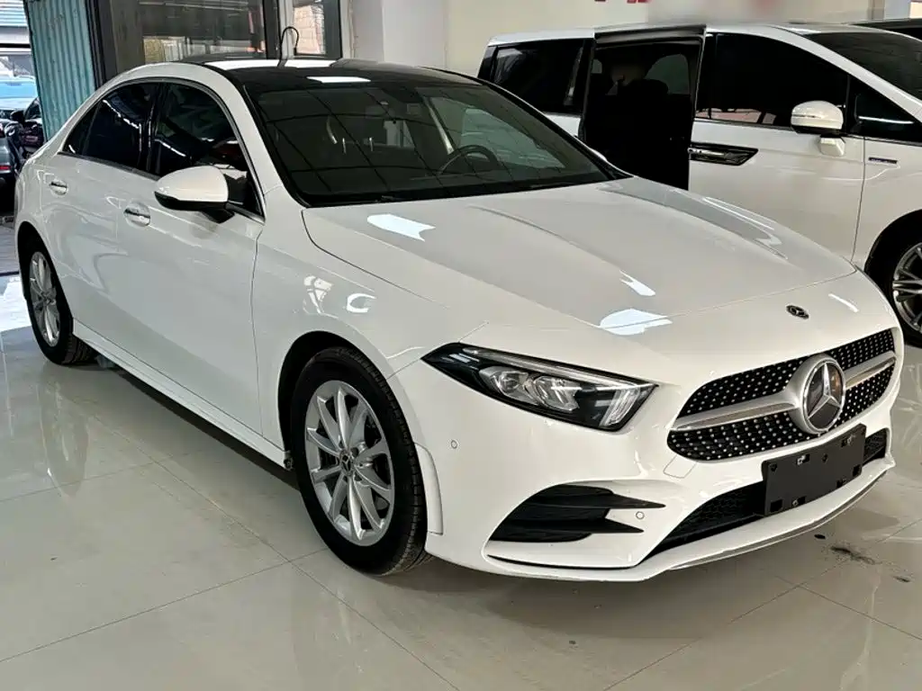 Mercedes-Benz A-Class 2019 — фото 19