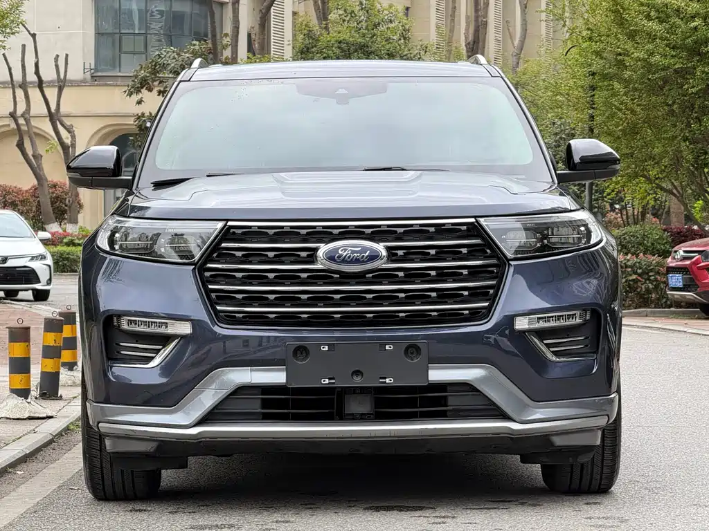 Ford Explorer 2020 — фото 1