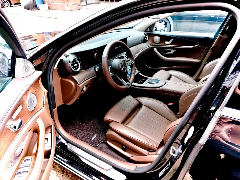 Mercedes-Benz E-Class 2023 — фото 7