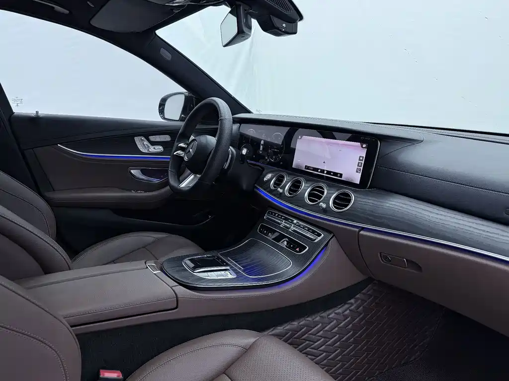 Mercedes-Benz E-Class 2022 — фото 9