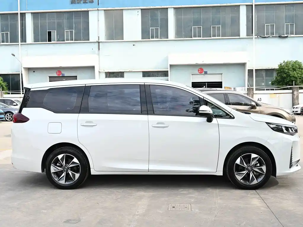 GAC Motor Trumpchi M6 2023 — фото 7