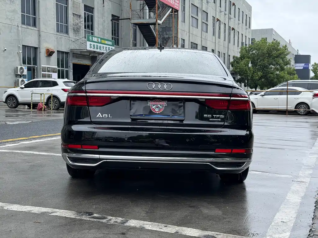 Audi A8 2018 — фото 13