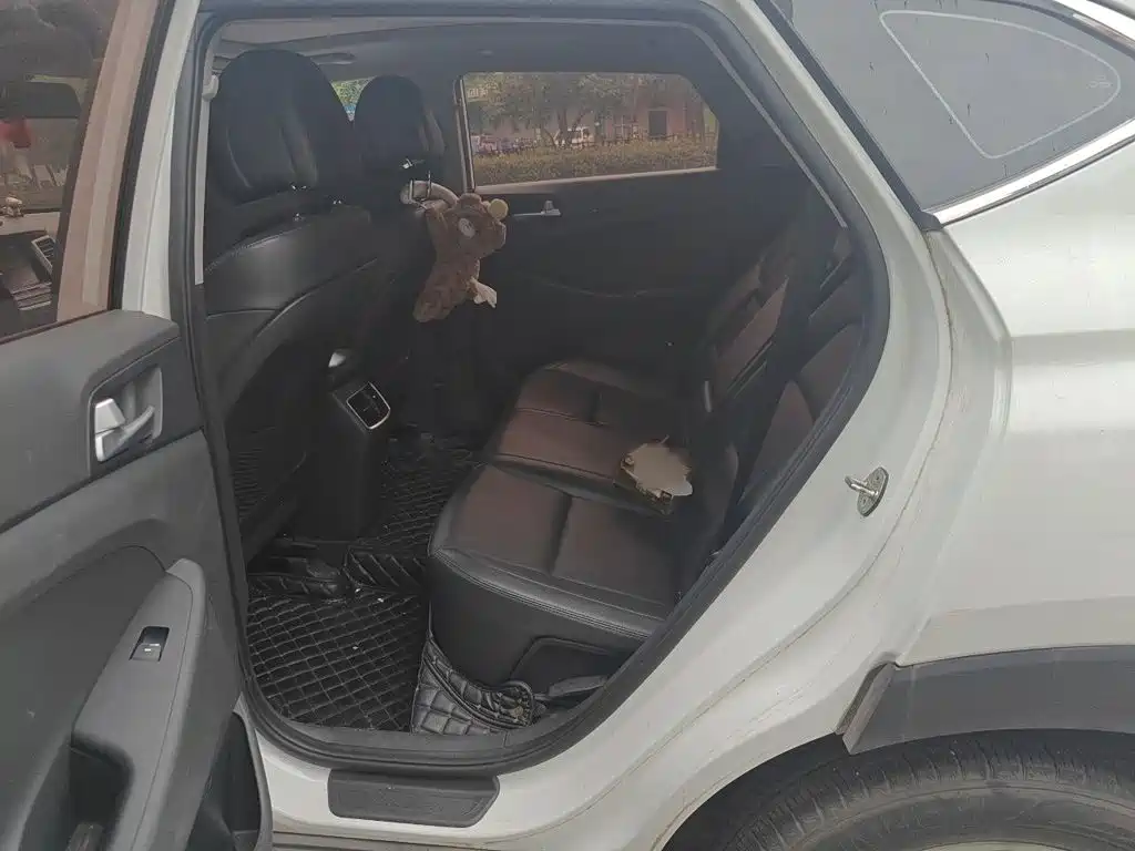 Hyundai Tucson 2018 — фото 15