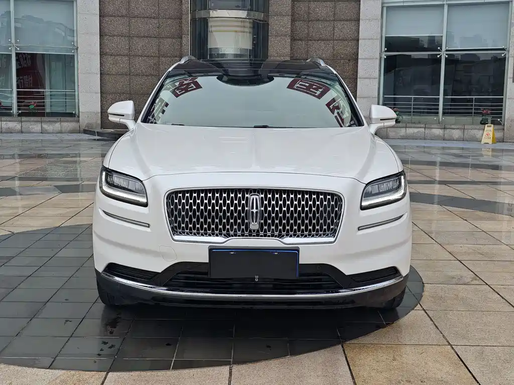 Lincoln Nautilus 2021