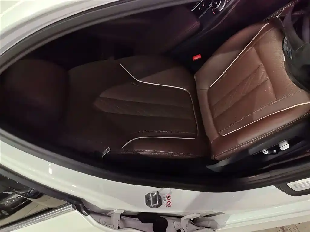 BMW 5 Series 2020 — фото 18