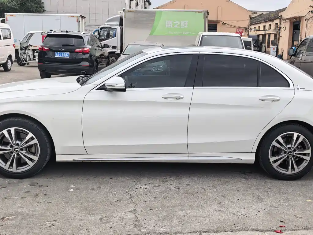 Mercedes-Benz C-Class 2019 — фото 6