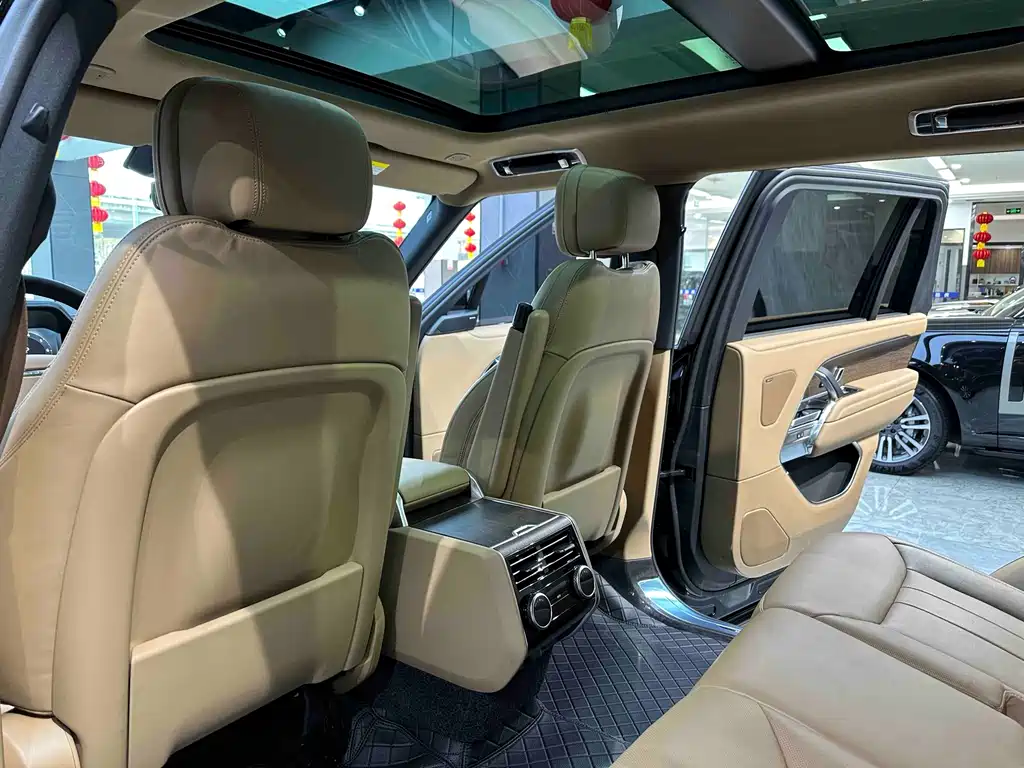 Land Rover Range Rover 2025 — фото 11