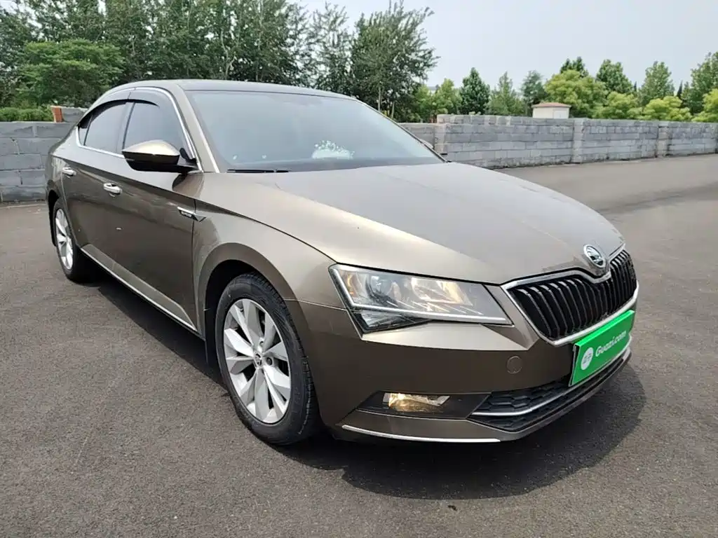 Skoda Superb 2018 — фото 4