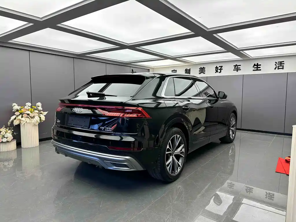 Audi Q8 2022 — фото 7