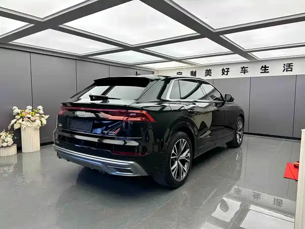 Audi Q8 2022