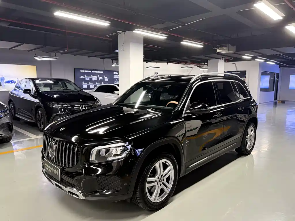 Mercedes-Benz GLB 2022 — фото 1