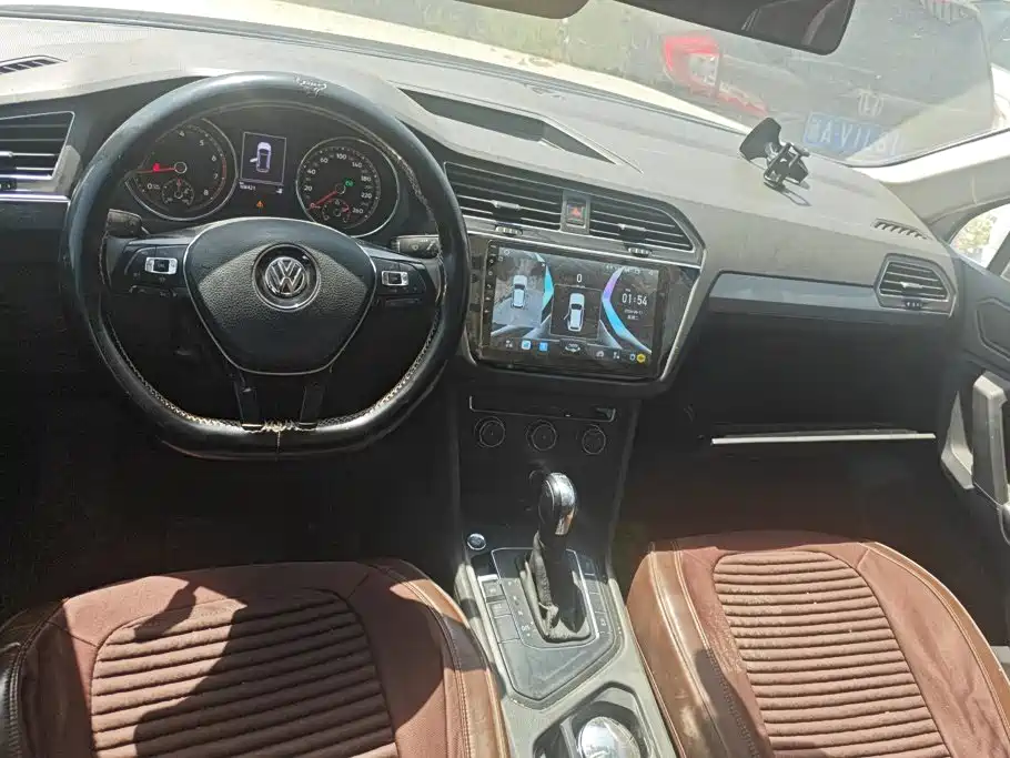 Volkswagen Tiguan L 2020 — фото 12