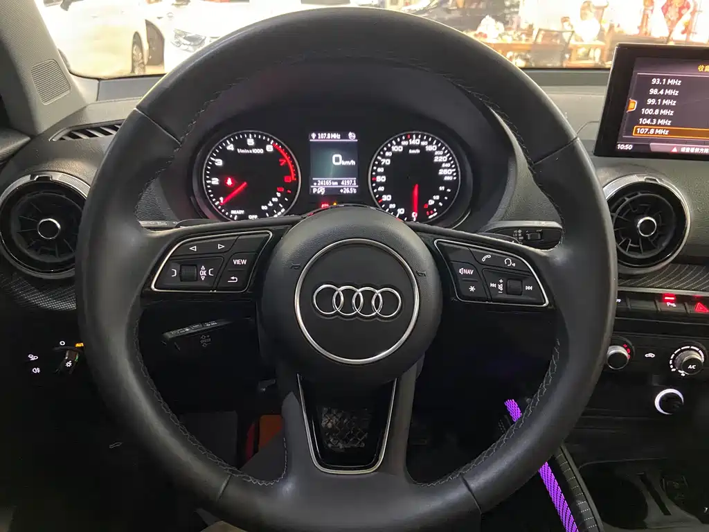Audi Q2L 2022 — фото 20