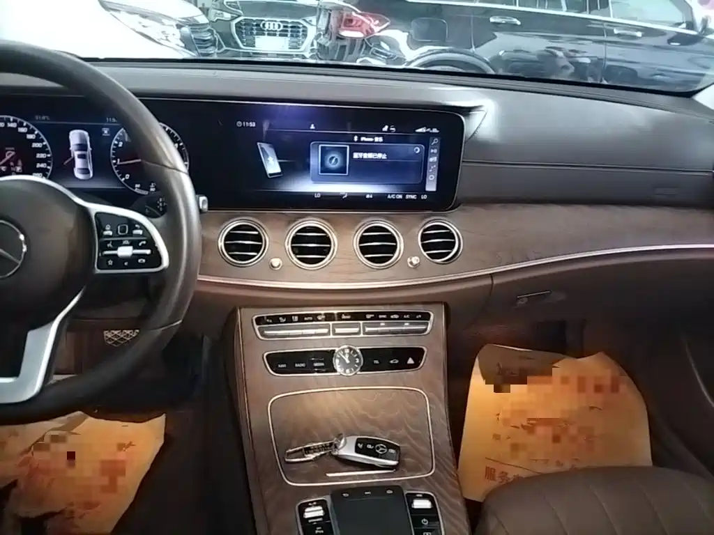 Mercedes-Benz E-Class 2020 — фото 13