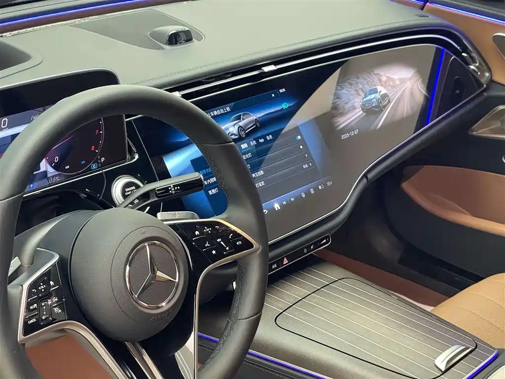 Mercedes-Benz E-Class 2025 — фото 15