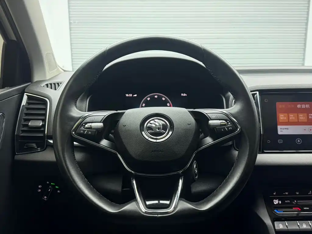Skoda Karoq 2022 — фото 12