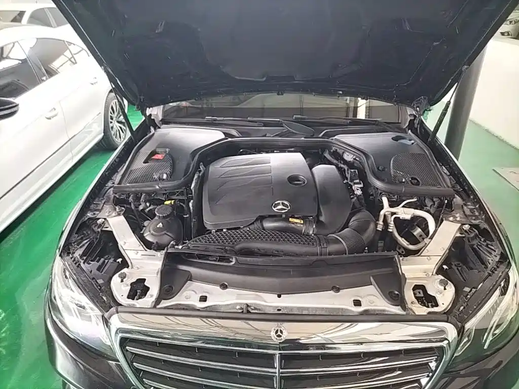 Mercedes-Benz E-Class 2020 — фото 20