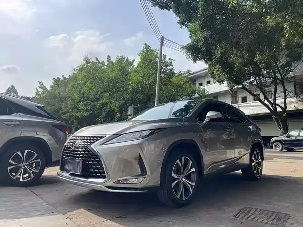 Lexus RX 2020