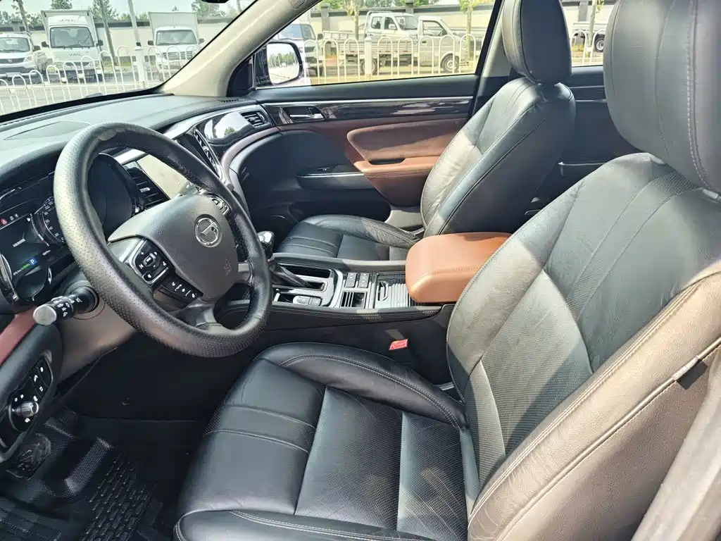 GAC Motor Trumpchi GS8 2018 — фото 15