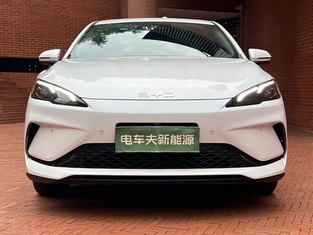 BYD Seal 05 DM-i 2025 — фото 2
