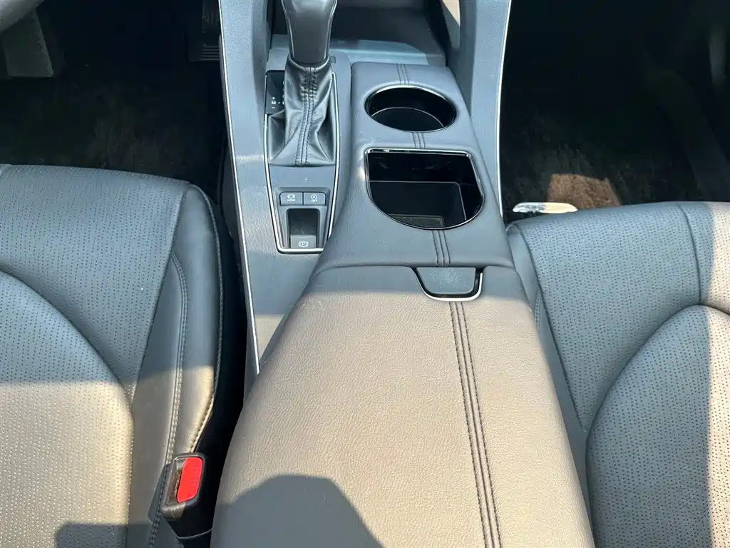 Toyota Avalon 2020 — фото 16
