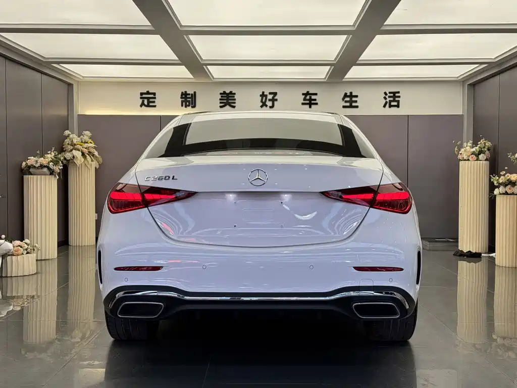 Mercedes-Benz C-Class 2023 — фото 12