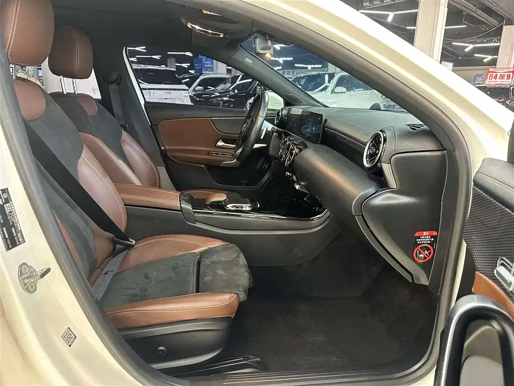 Mercedes-Benz A-Class 2019 — фото 28