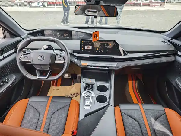 Changan UNI-V 2024
