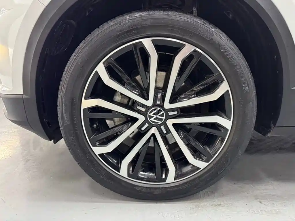 Volkswagen T-Roc 2023 — фото 19