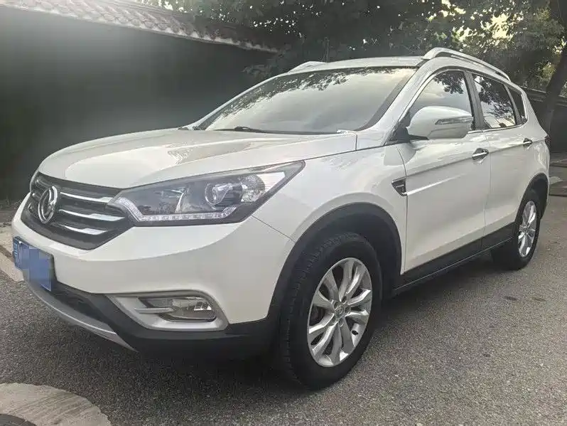 Dongfeng Fengshen AX7 2016 — фото 1