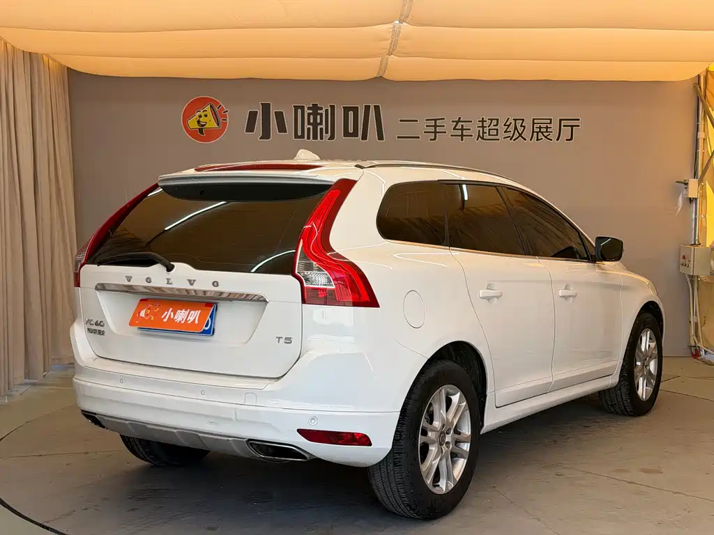 Volvo XC60 2016 — фото 21