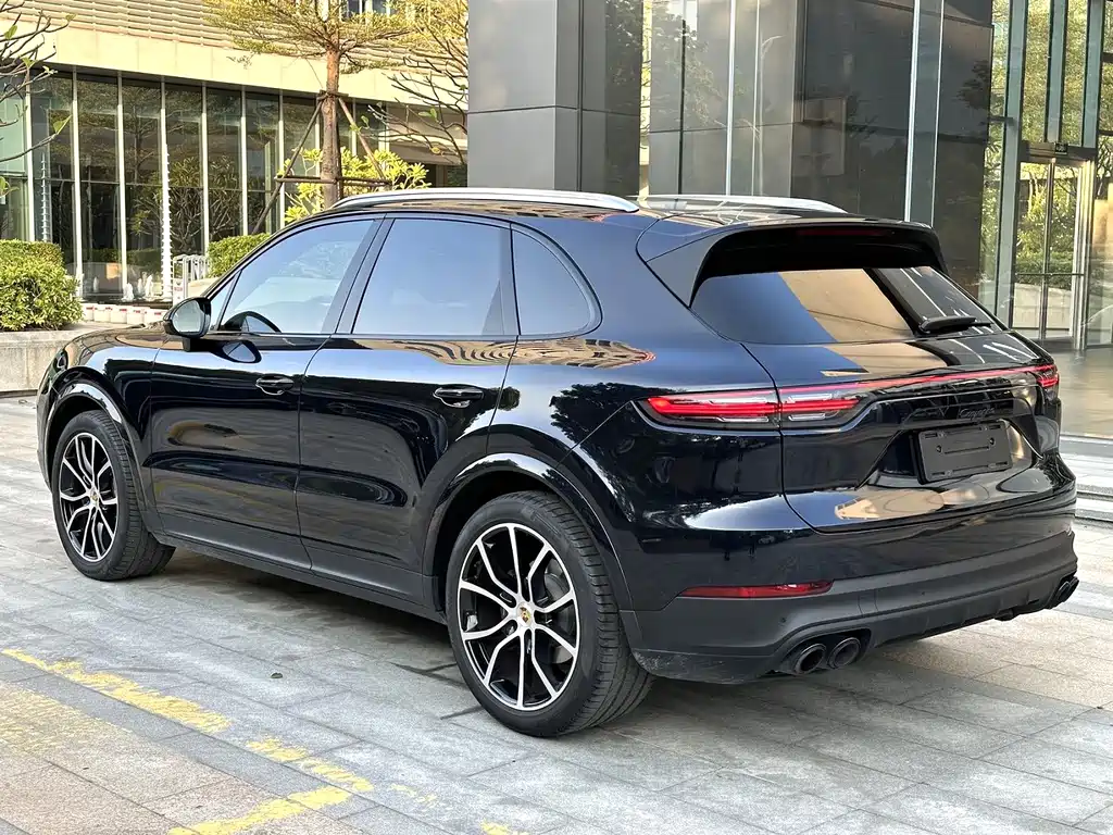 Porsche Cayenne 2023 — фото 11