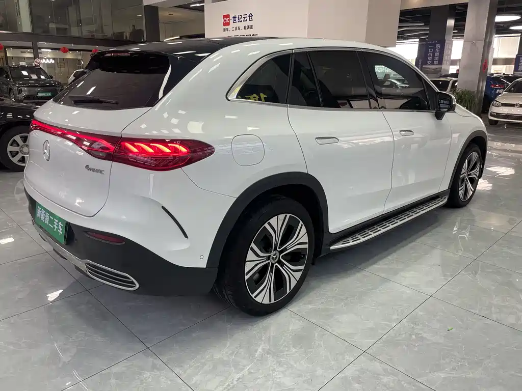 Mercedes-Benz EQE SUV 2023 — фото 8