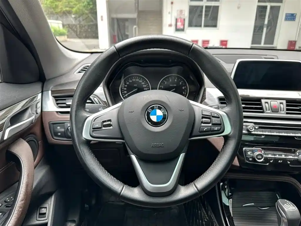 BMW X1 2018 — фото 11