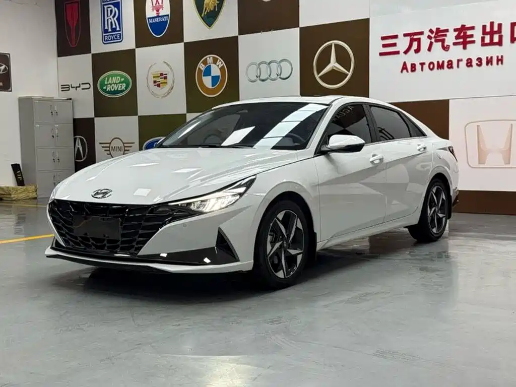 Hyundai Elantra 2022