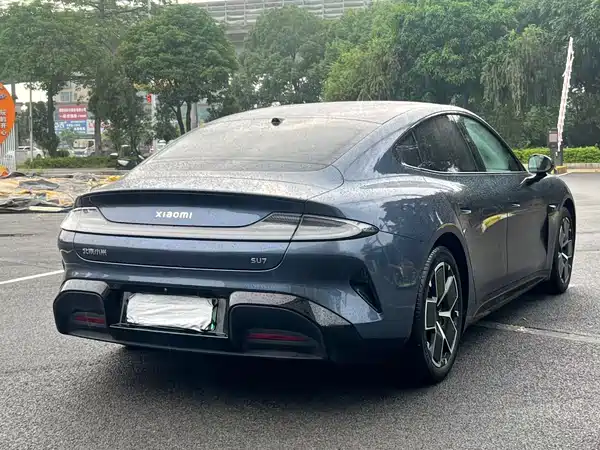 Xiaomi SU7 2024