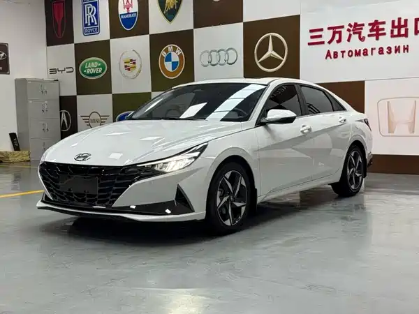 Hyundai Elantra 2022