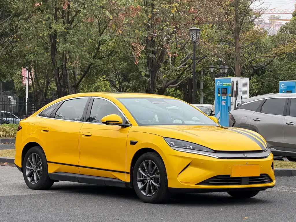 BYD Qin L 2025 — фото 17