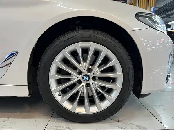BMW 5 Series 2022