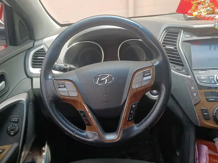 Hyundai Santa Fe 2015 — фото 15