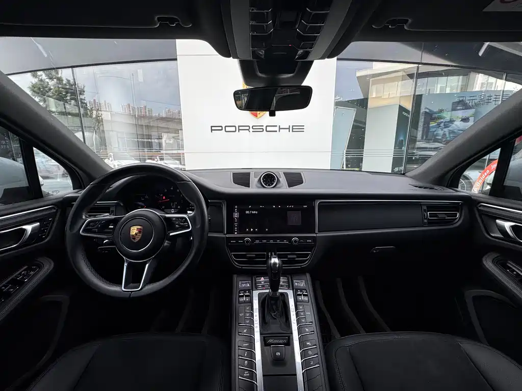 Porsche Macan 2021 — фото 17