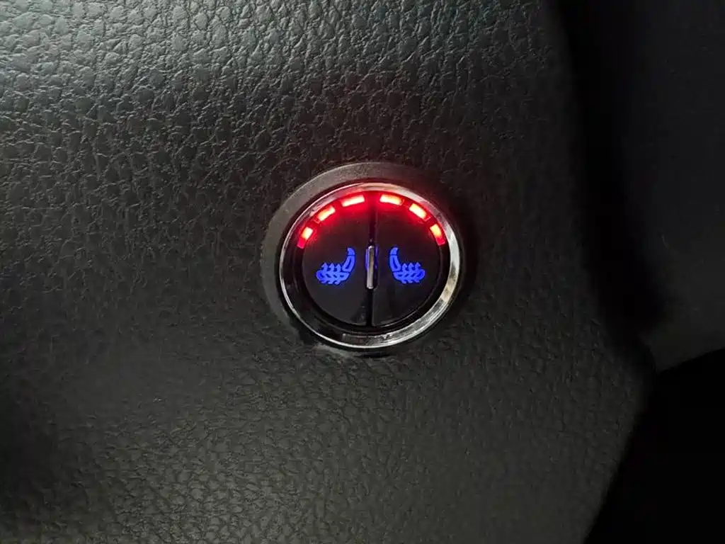 Toyota Yaris L 2022 — фото 15