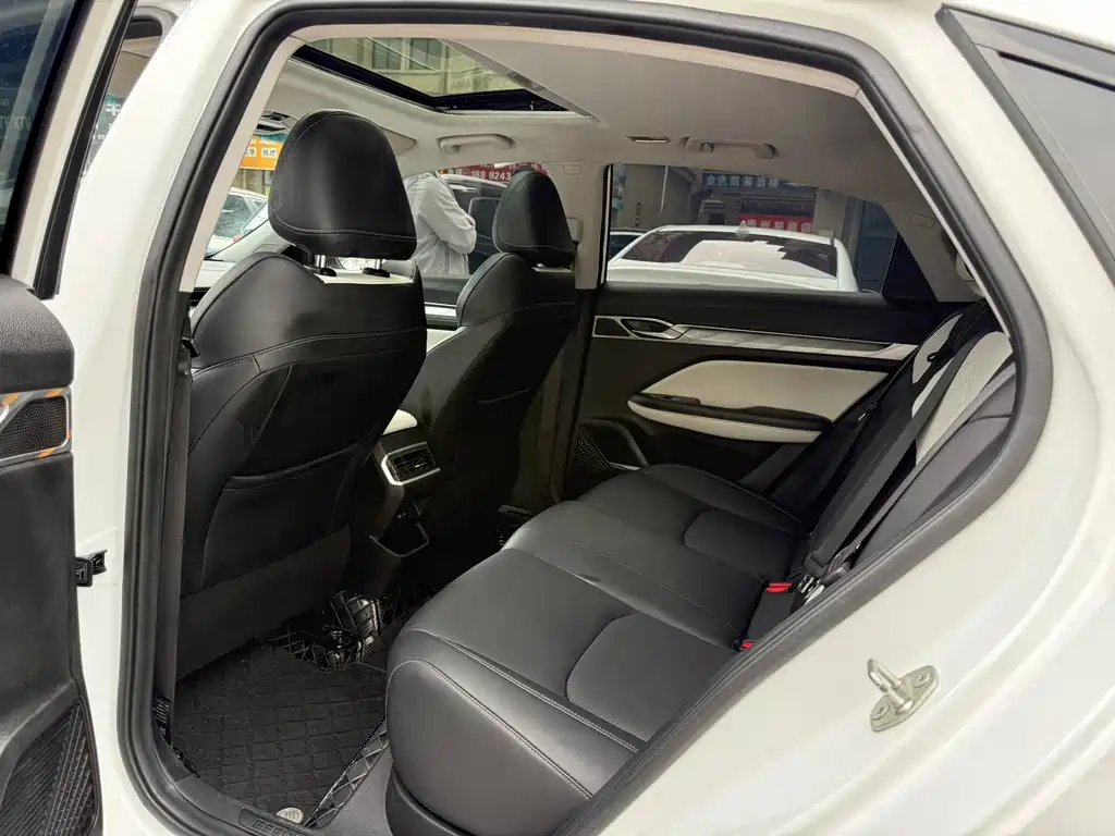Geely Emgrand L 2023 — фото 12