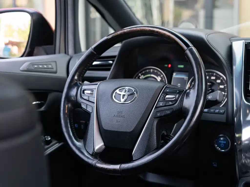 Toyota Alphard 2021 — фото 9