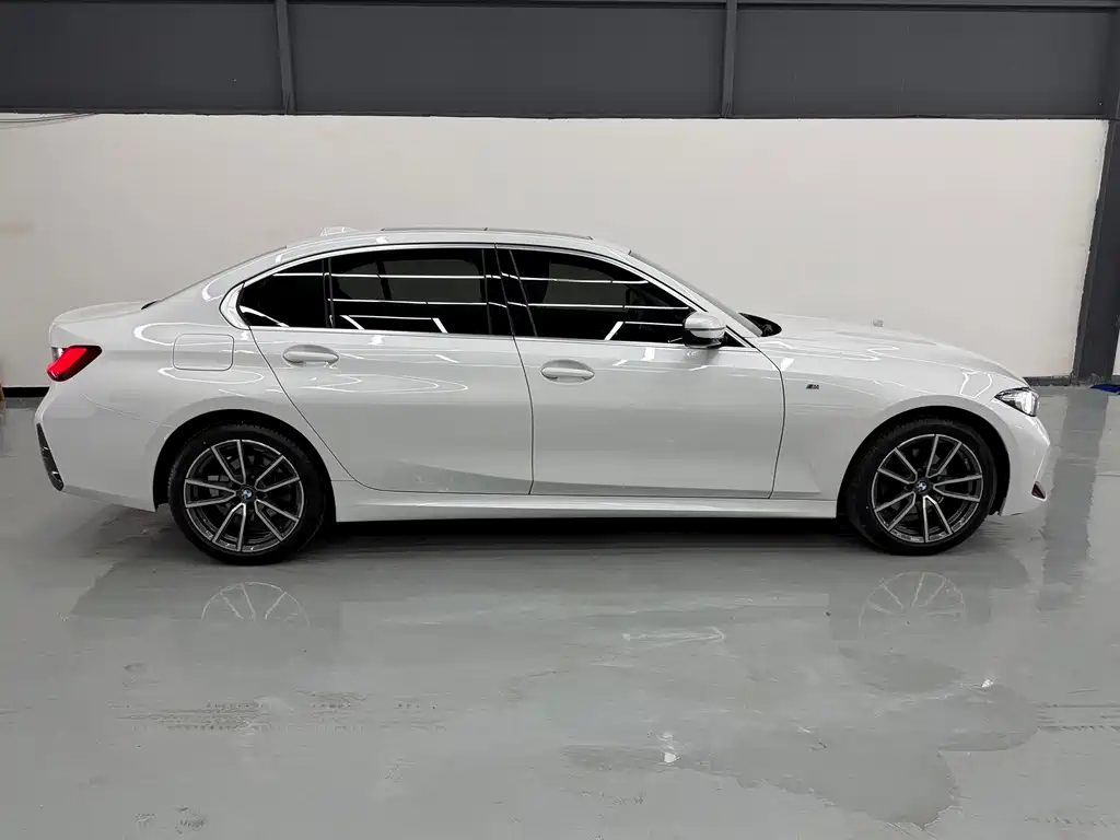 BMW 3 Series 2023