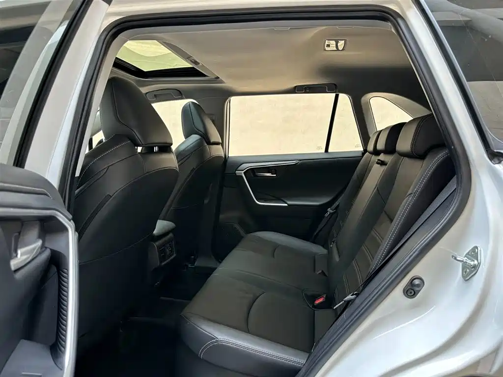 Toyota Wildlander 2023 — фото 10