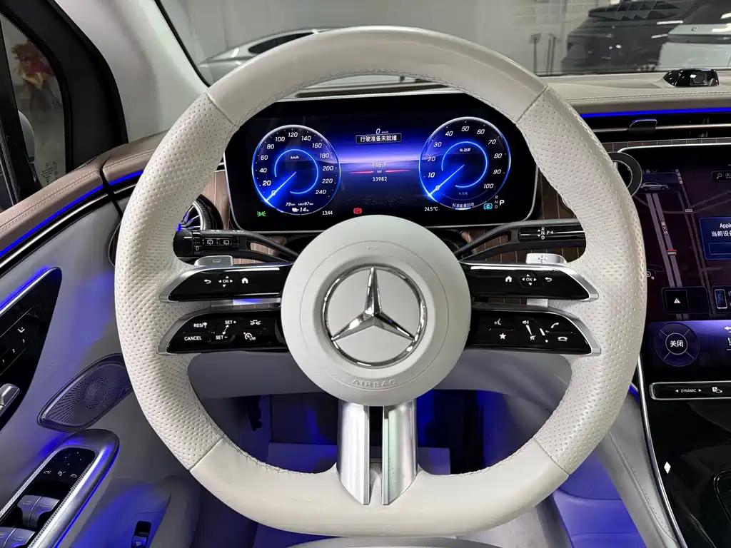 Mercedes-Benz EQE SUV 2023 — фото 8