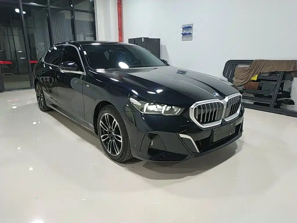 BMW 5 Series 2025