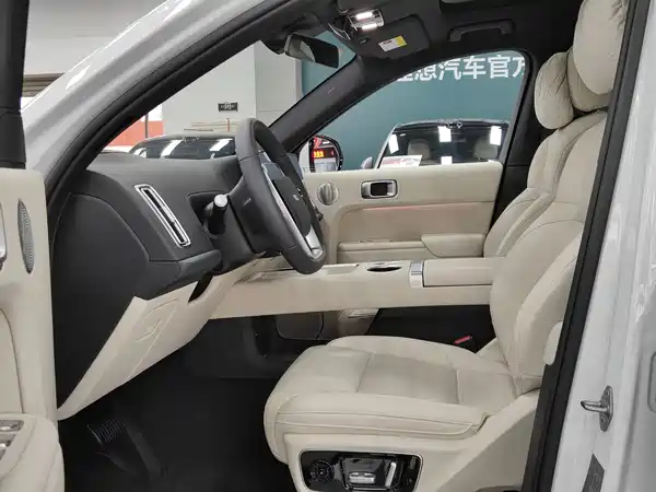 Li Auto L7 2025